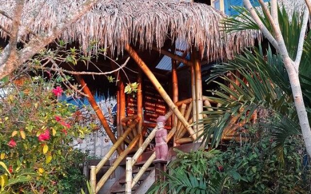 Azuluna Eco-Lodge