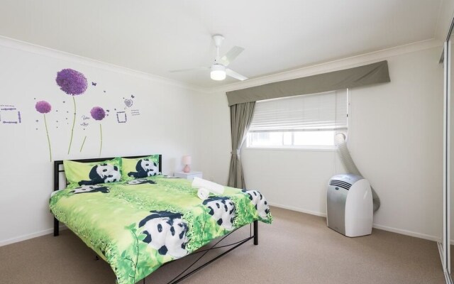 Panda Holiday Inn