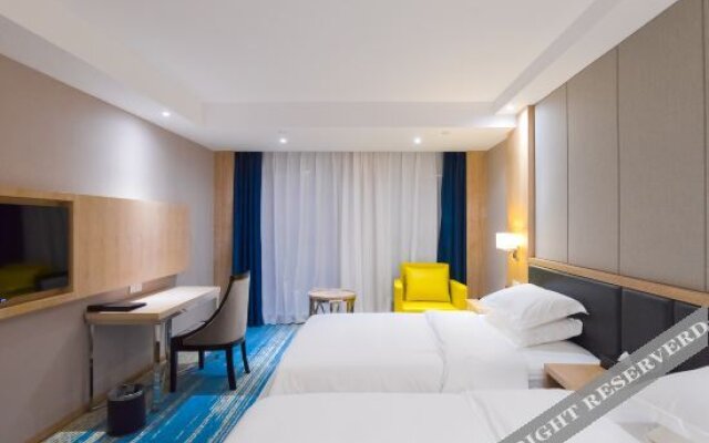Shenlan Baihao Hotel (Impression Anshun Fortune Center Branch)