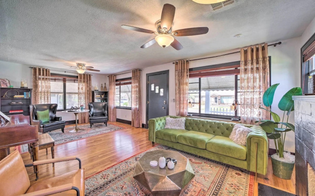 Amazing Musical Abode in Expo Square Neighborhood!