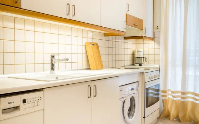Classy 2 bedroom apartment near Acropolis & Metro