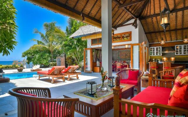 Villa Kamboja - Intimate Luxury Lovina Beach Villa