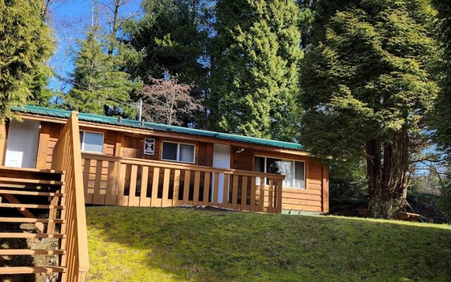 Kitimat Lodge