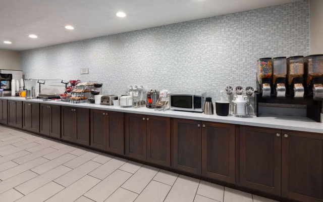 La Quinta Inn & Suites by Wyndham North Orem