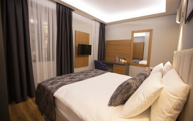 Divares Luxury Hotel