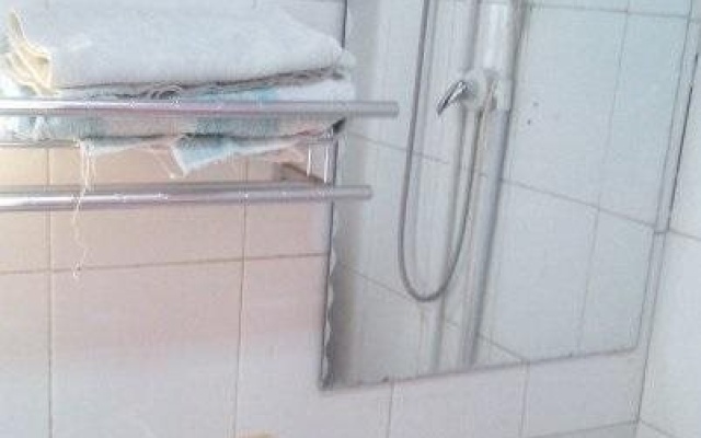 Xinyuanju Inn – Bathroom – Linyi