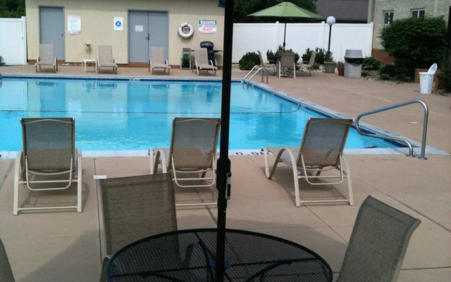 Comfort Inn & Suites Pottstown Eastern Gateway