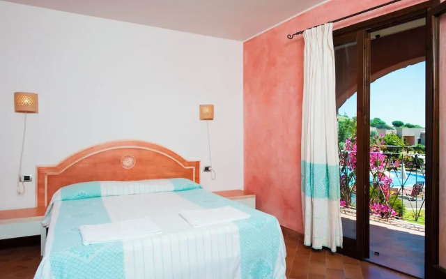 Residence with pool in Campulongu