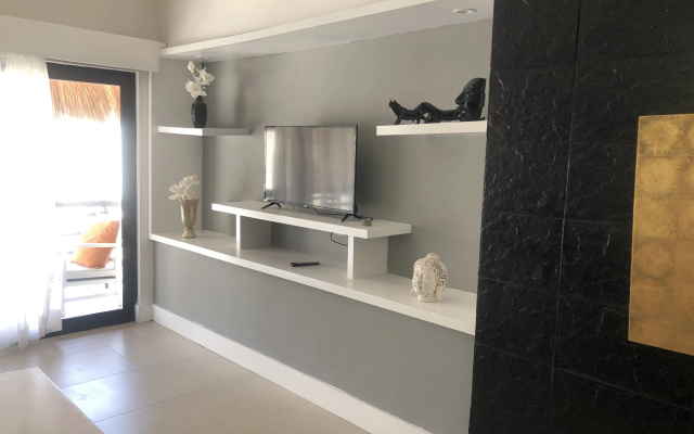 Aldea Thai by oceanfront