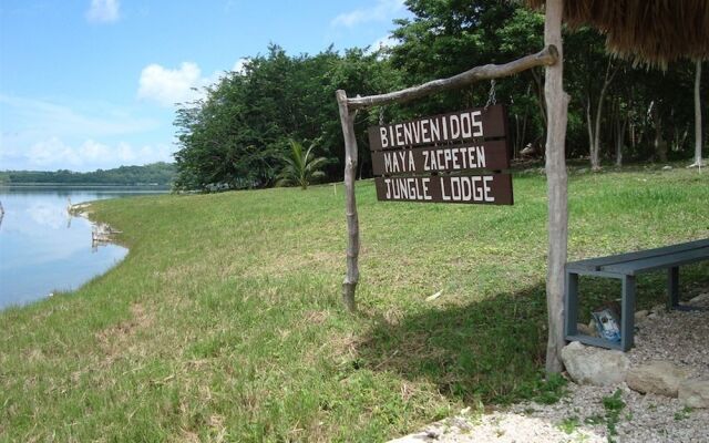 Maya Zacpetén Jungle Lodge