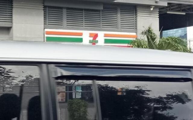 Chin's Place Sea Residences MOA