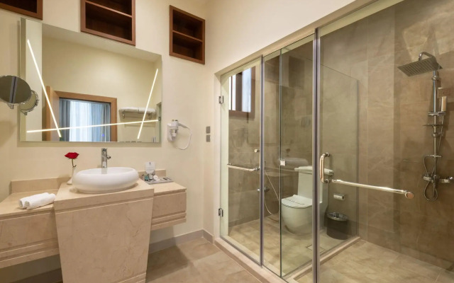 Sunday Luxury Central formerly Anan hotel