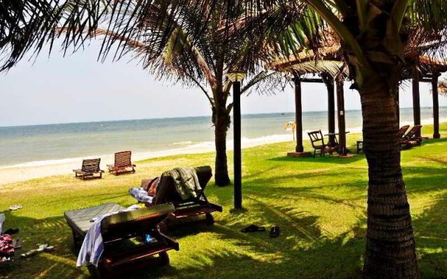 Sandhills Beach Resort & Spa