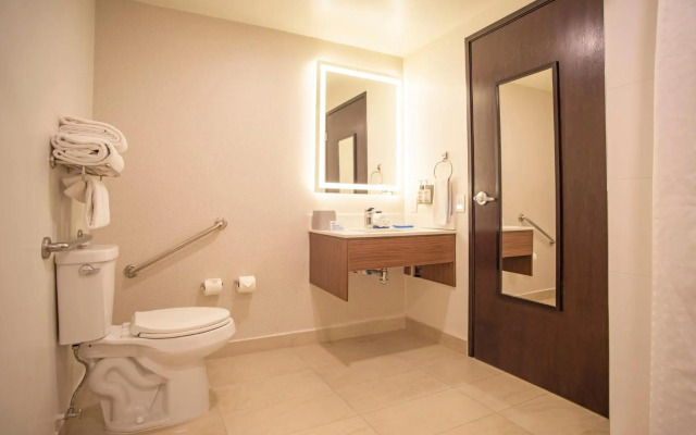 Holiday Inn Express Guadalajara Iteso by IHG