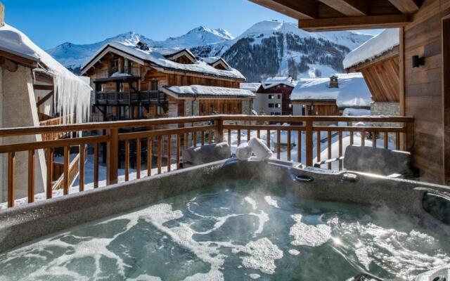 Alaska Lodge by Alpine resorts
