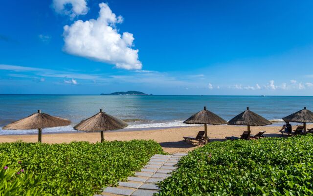 Crowne Plaza Resort Sanya Bay by IHG