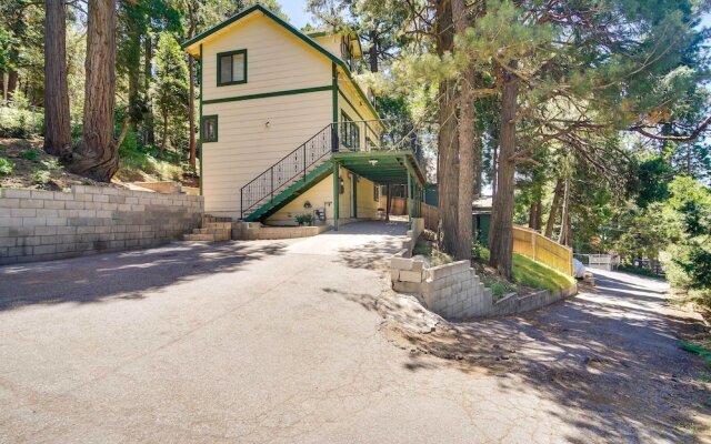 Cozy Crestline Getaway ~ 2 Mi to Lake Gregory