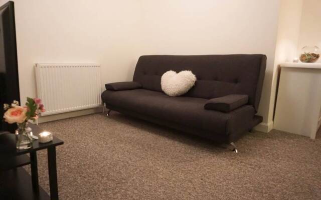 1 Bedroom Penthouse Apartment Near Murrayfield Sleeps 4