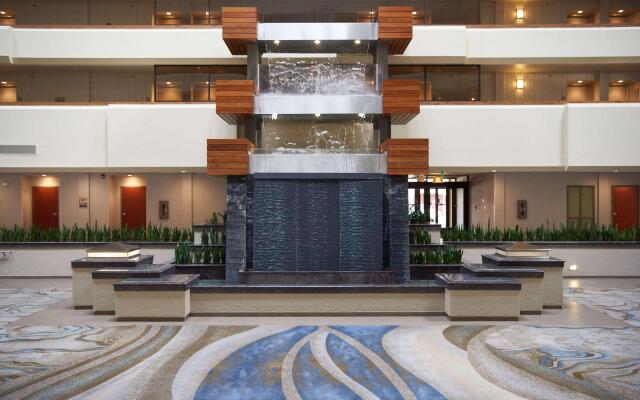 DoubleTree by Hilton Fresno Convention Center