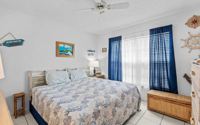 Colony Beach Club 139