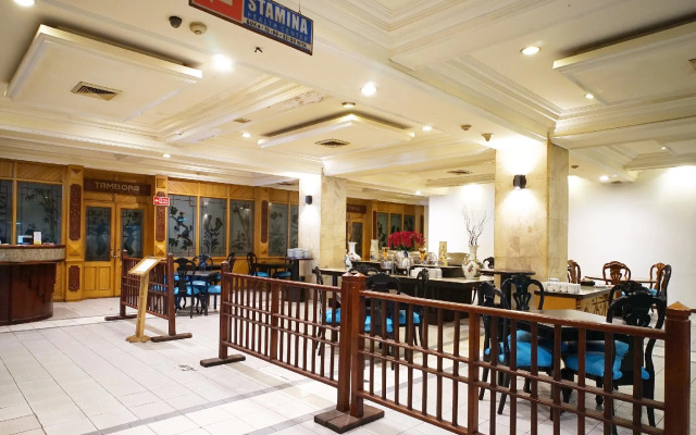 Capital O 1735 Adika Bahtera Hotel