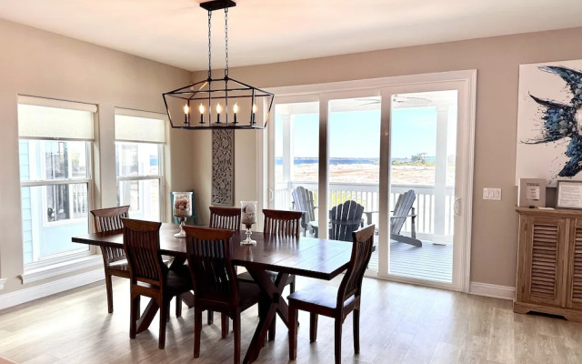 Salty Dog 5 Bedroom Home by RedAwning