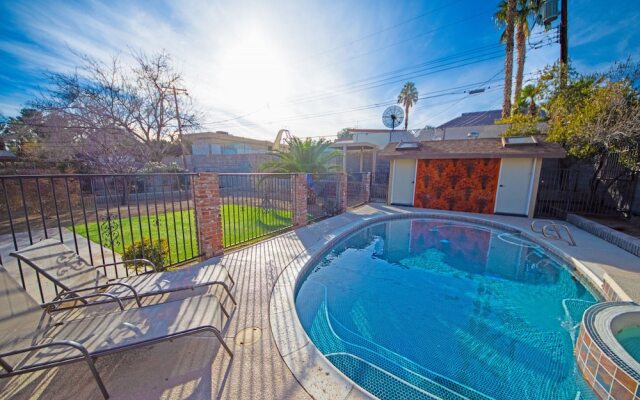 Las Vegas Pool House