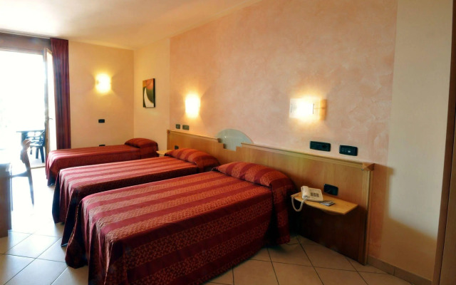 Planet Hotel
