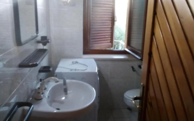 Orosei-Sardegna-Appartamento 5 posti letto con giardino