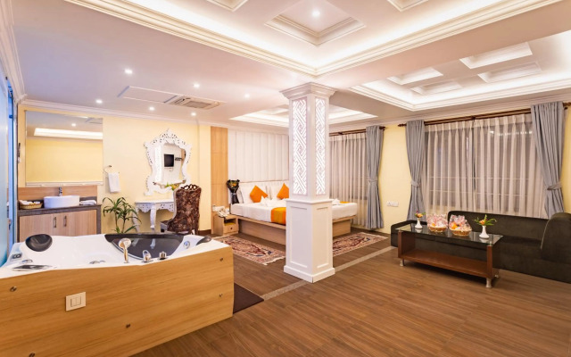 Yellow Pagoda Hotel