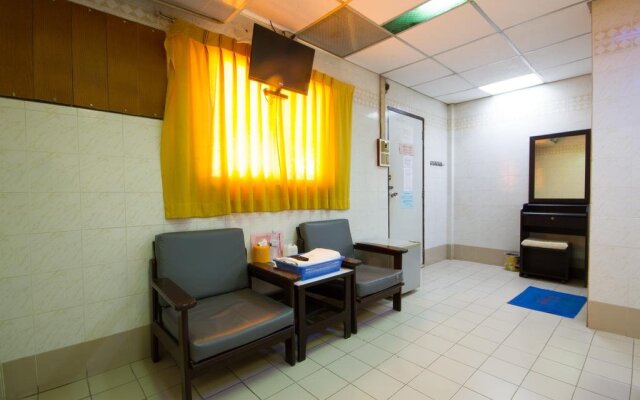 Bualuang Angthong Hotel