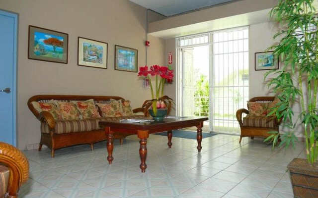 Borinquen Beach Inn