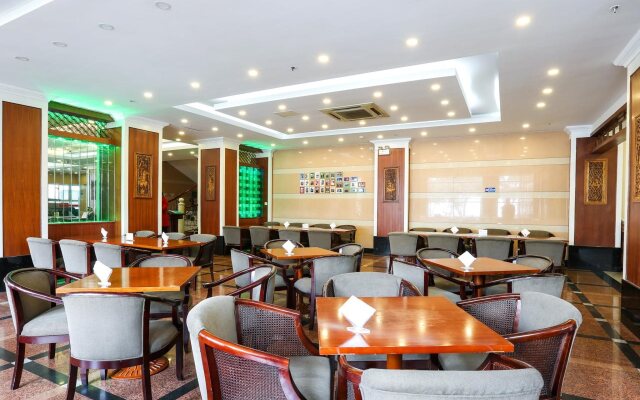 Riverside Hotel