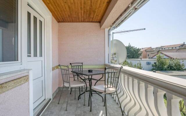 Lovely Apartment in Pirovac With Balcony