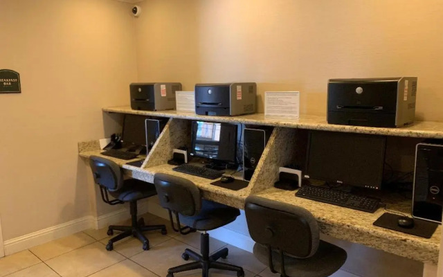 Best Western Inn & Suites Lemoore