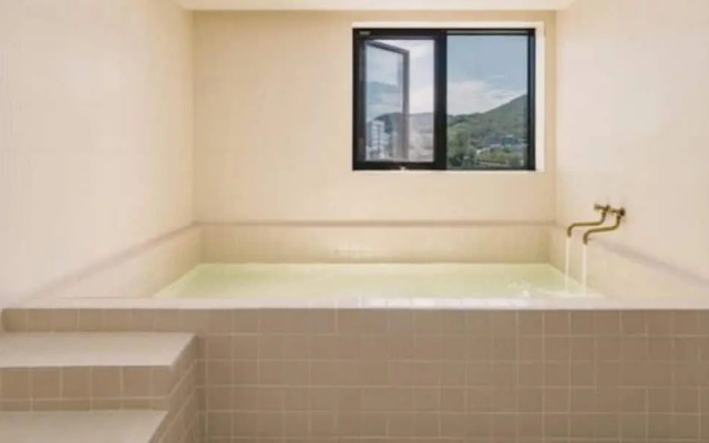 Hound Hotel Gijang-osiria