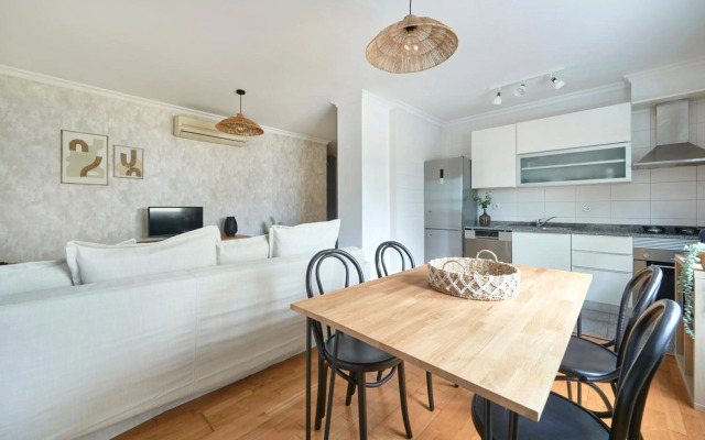 Apartment with Private Terrace & Car Garage