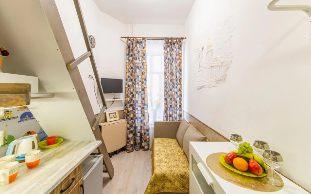 Достоевскинн на улице Марата