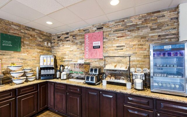 Comfort Inn & Suites Lakeside