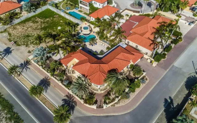Luxury 4br4ba Villa w Hottub Pool Ocean Views