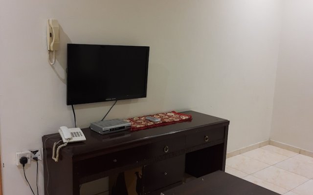 OYO 541 The Mar Furnished Apartments