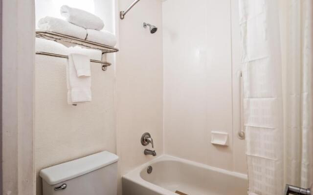 Ramada by Wyndham Savannah Gateway