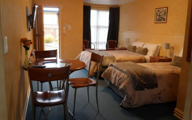 Red Tussock Motel