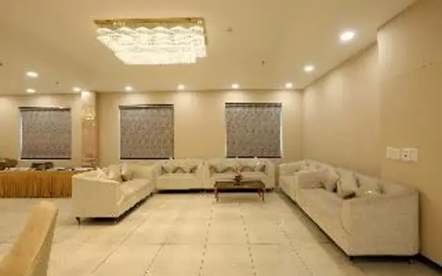 Hotel Luxe Opera NH8 – 7km from IGI Airport Delhi