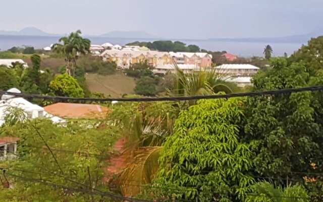 House With 2 Bedrooms In Le Gosier With Wonderful Sea View And Enclosed Garden 2 Km From The Beach