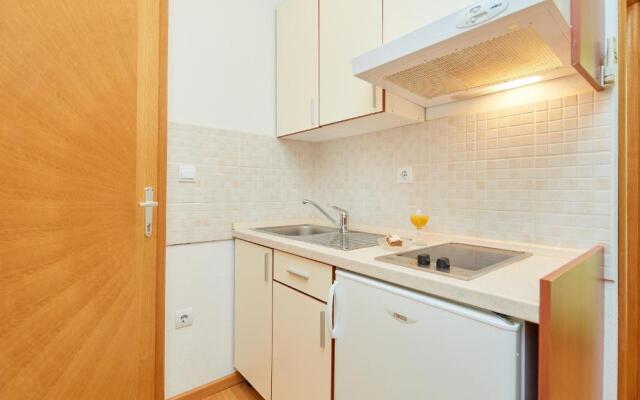 Apartments Zelic Tucepi