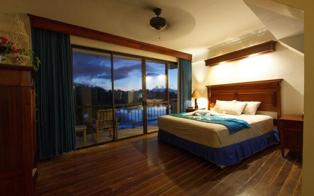 Manta Ray Bay Resort