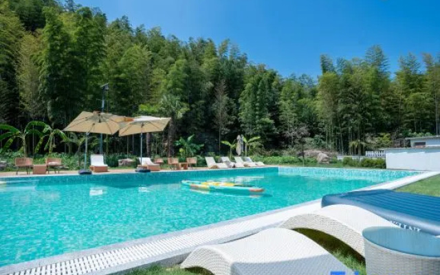 Half Mountain Crossing, River Tracing, Cliff Facing, Beautiful Accommodation – Pool – Xuancheng