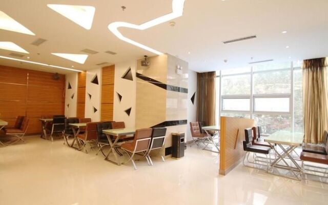 Urumqi City Langcheng Hotel