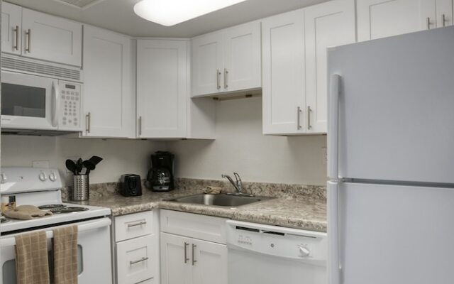 Park Suites at 112 - One Bedroom Apartment